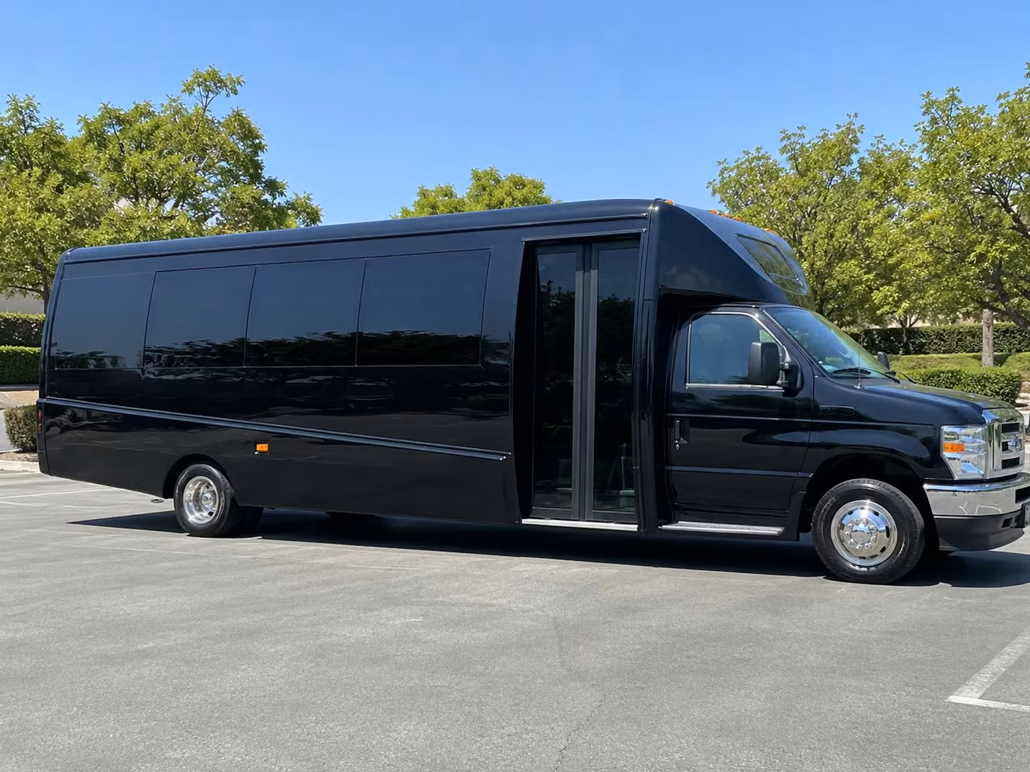 15 passenger minibus