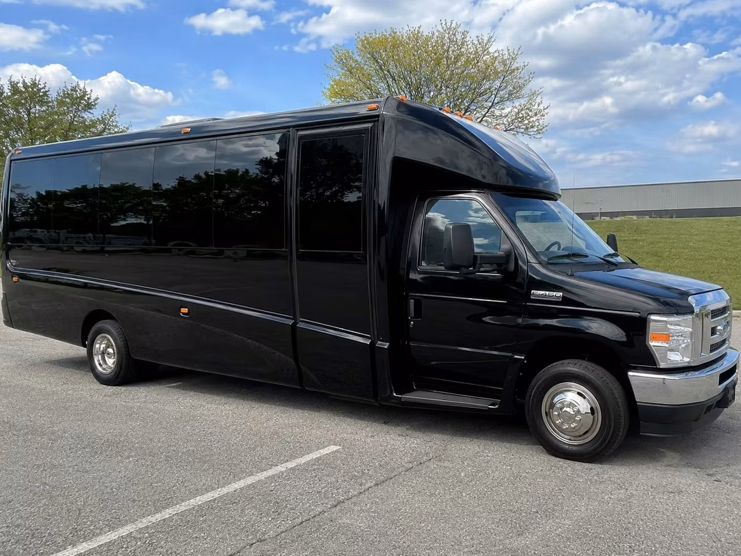 everett 18 passenger minibus rental