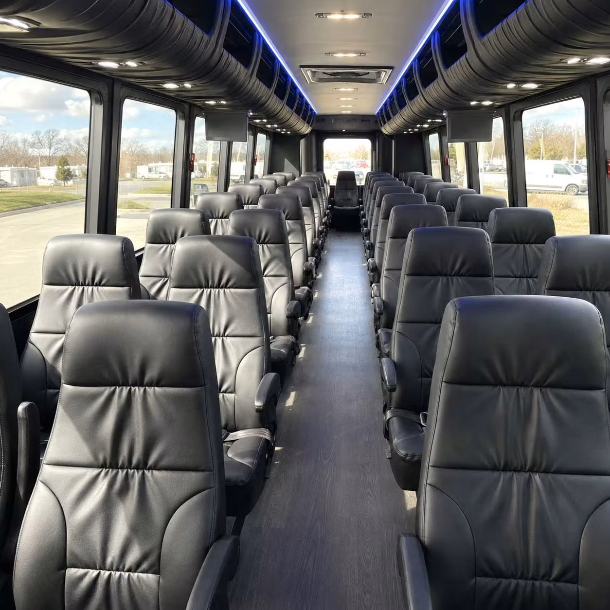 everett 25 passenger minibus rental