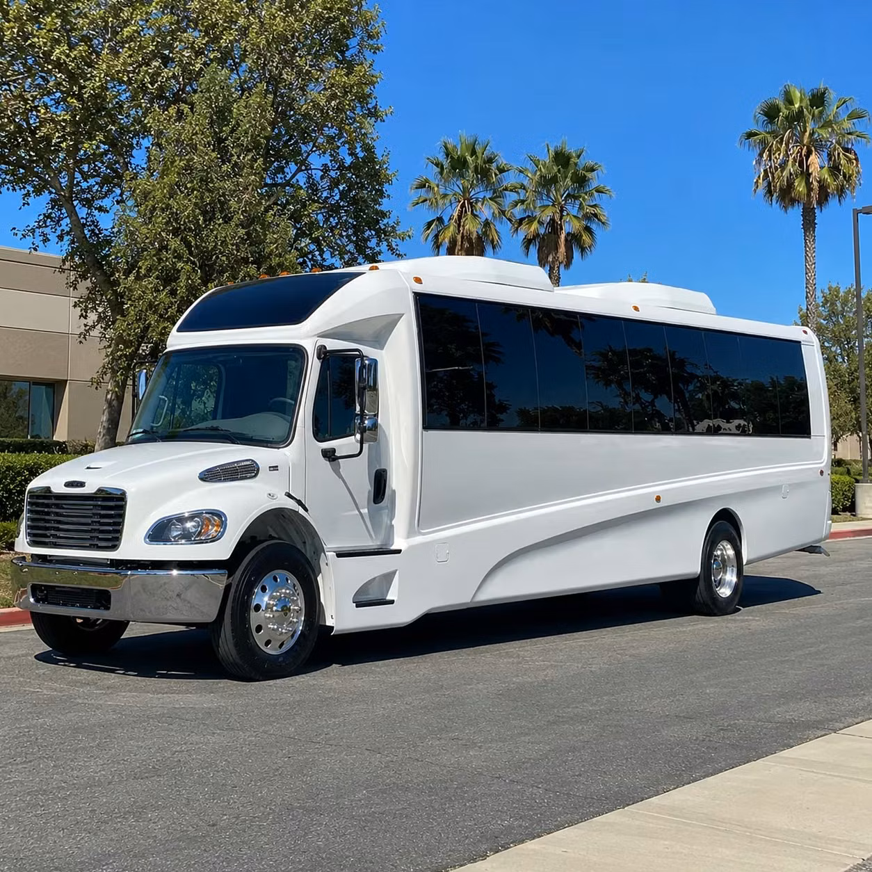 everett 30 passenger minibus rental