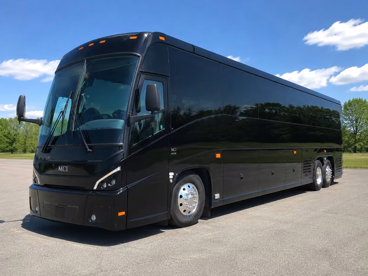 everett corporate employee shuttle bus services built around your schedule