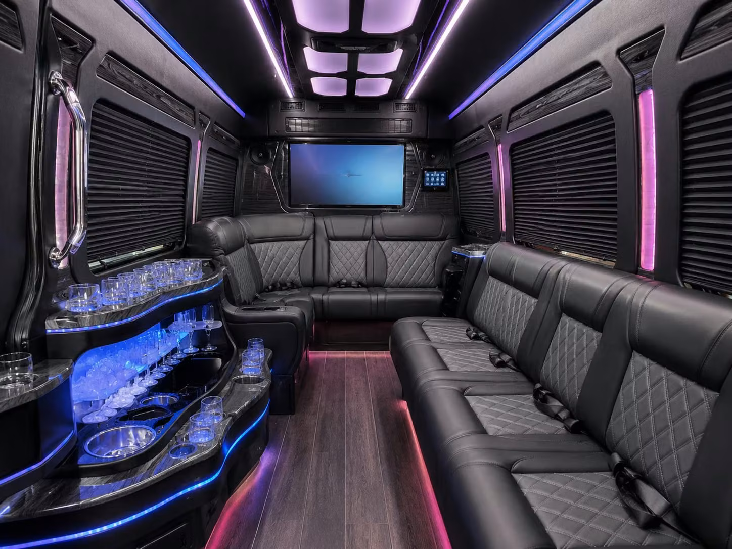 group transportation for everett aquasox games at funko field