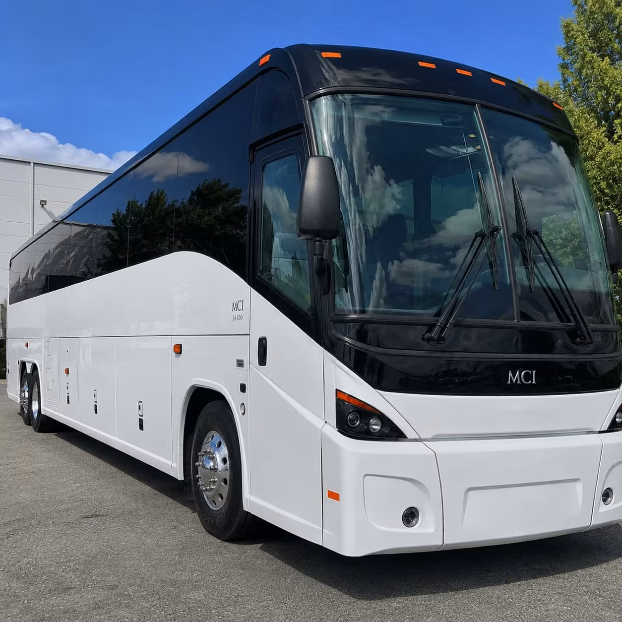 how trip distance and duration affect charter bus rates in everett