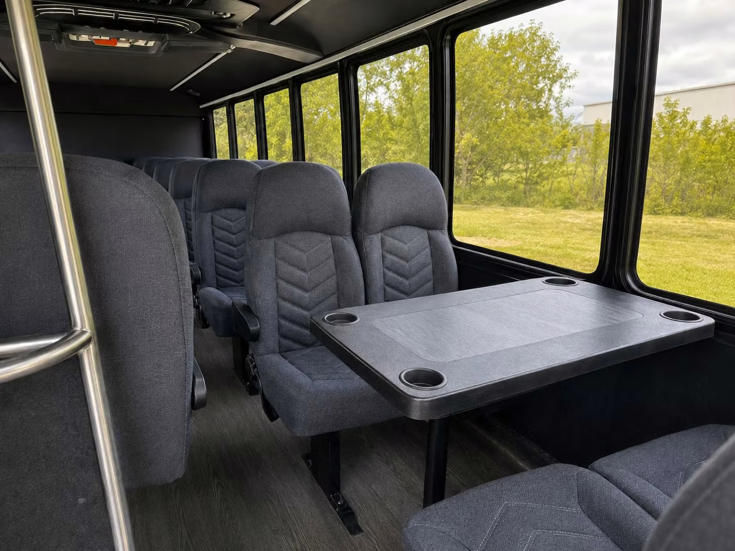 minibus rentals for smaller concert groups headed to everett venues