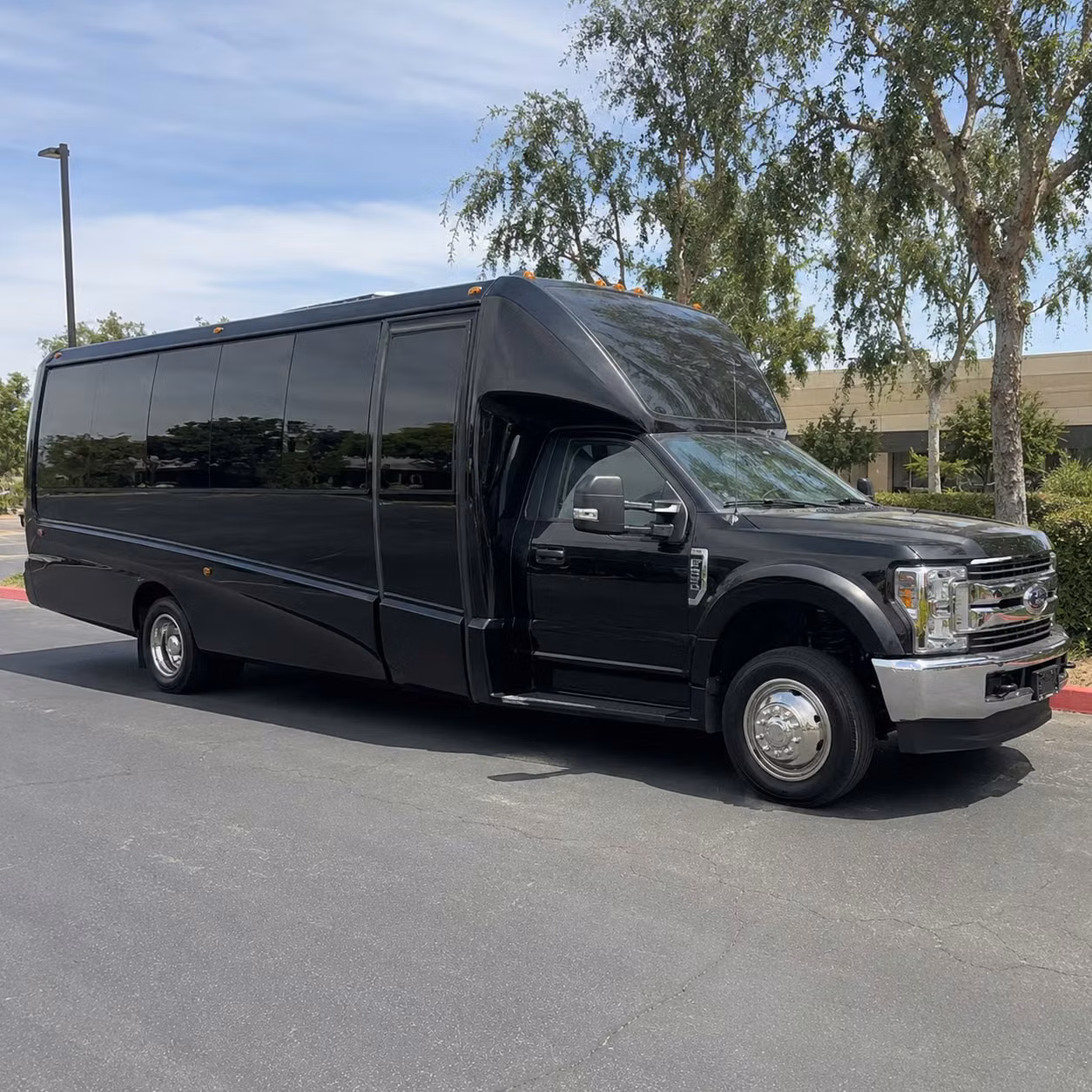 party buses for concert nights out in everett lynnwood and marysville